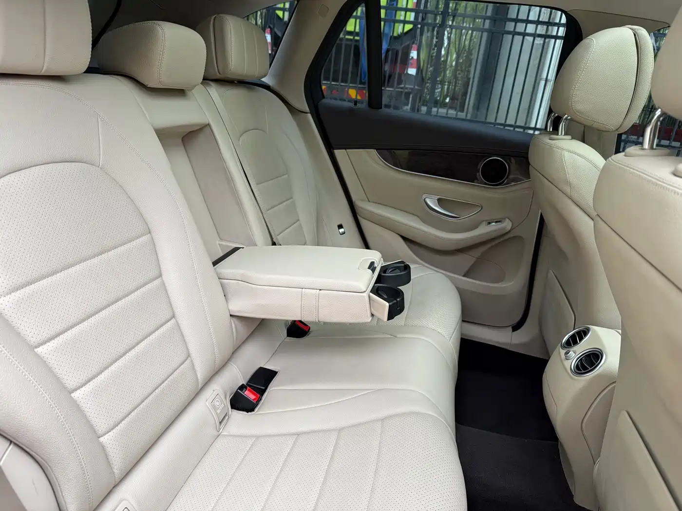 Mercedes-Benz GLC 2016 GLC 260 4MATIC Luxury фото 14