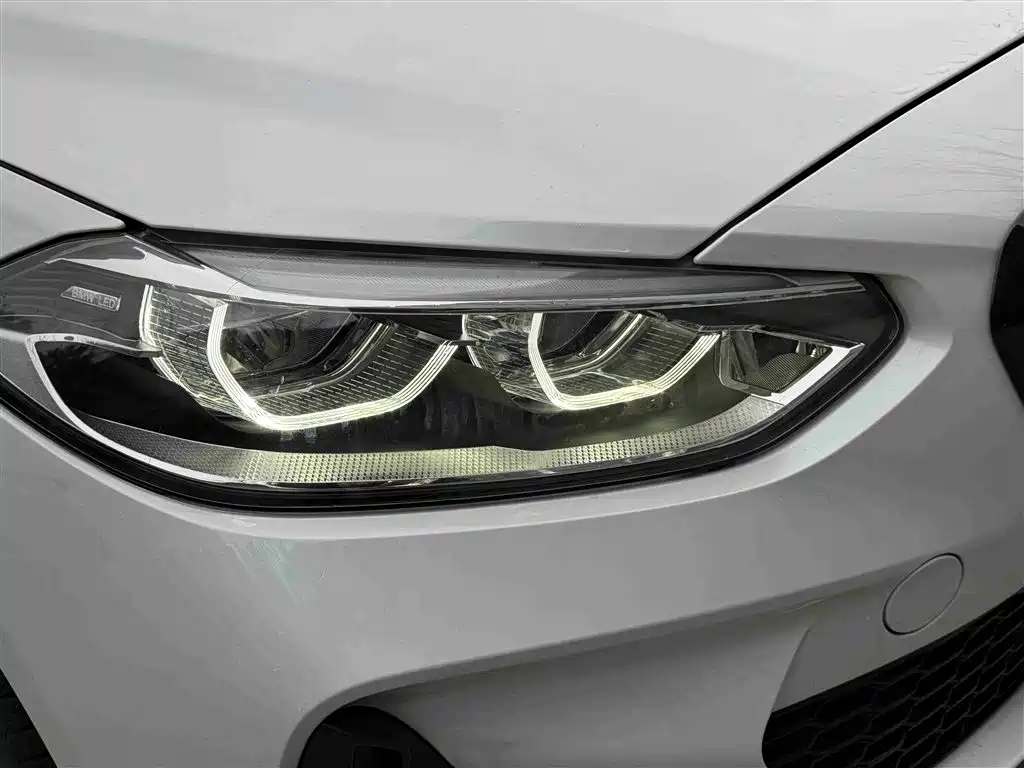 BMW 1 Series 2023 125i M Sport Shadow Edition фото 5