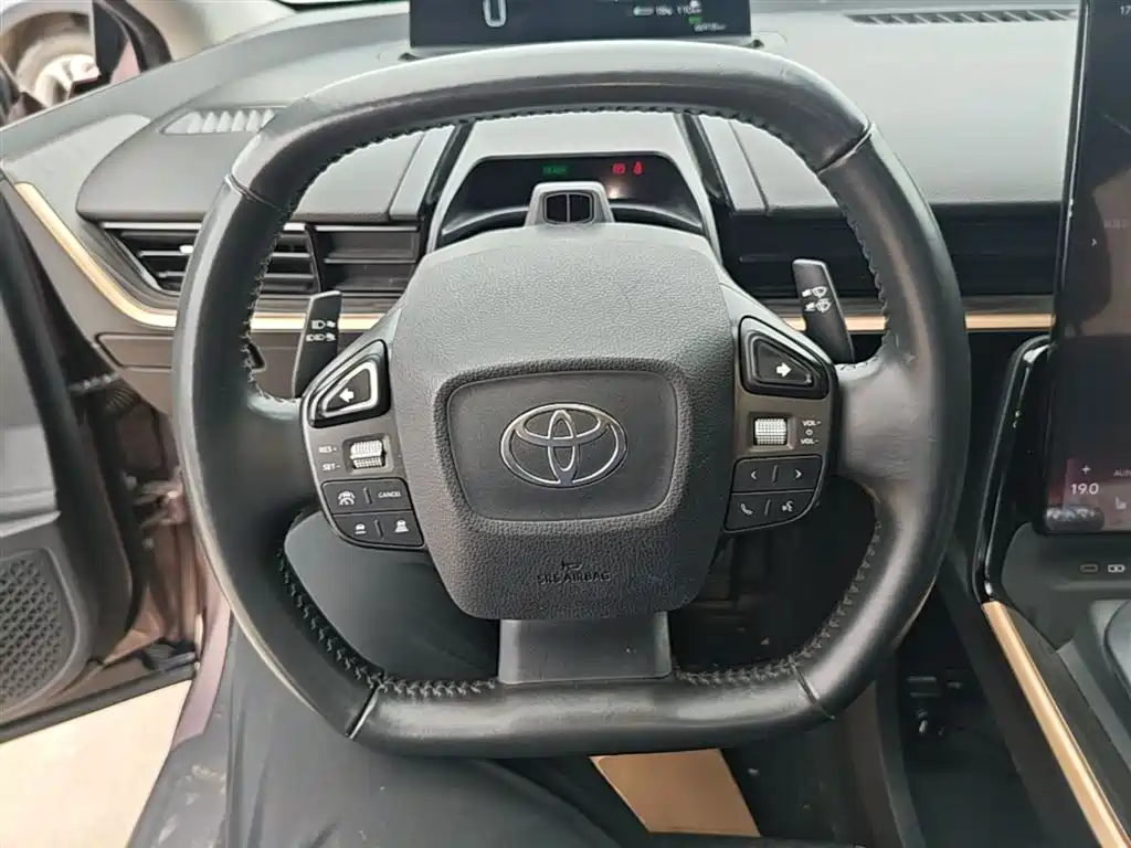 Toyota bZ3 2023 616km Long Range Premium фото 11
