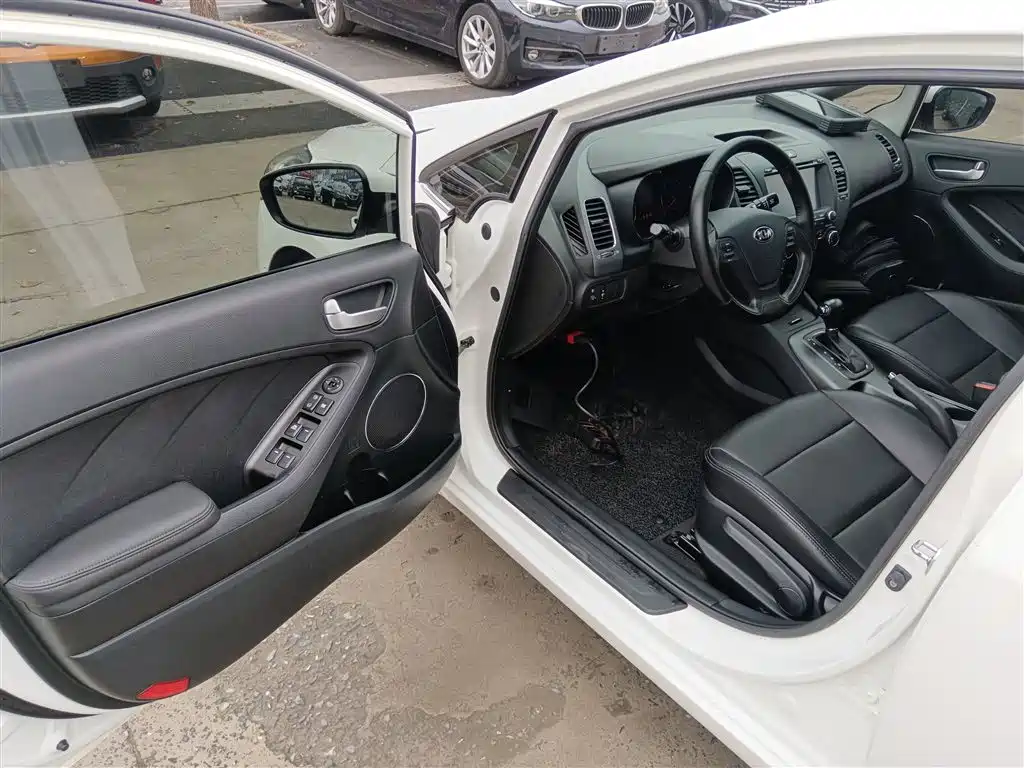 Kia K3 2015 1.6L Automatic GLS фото 16