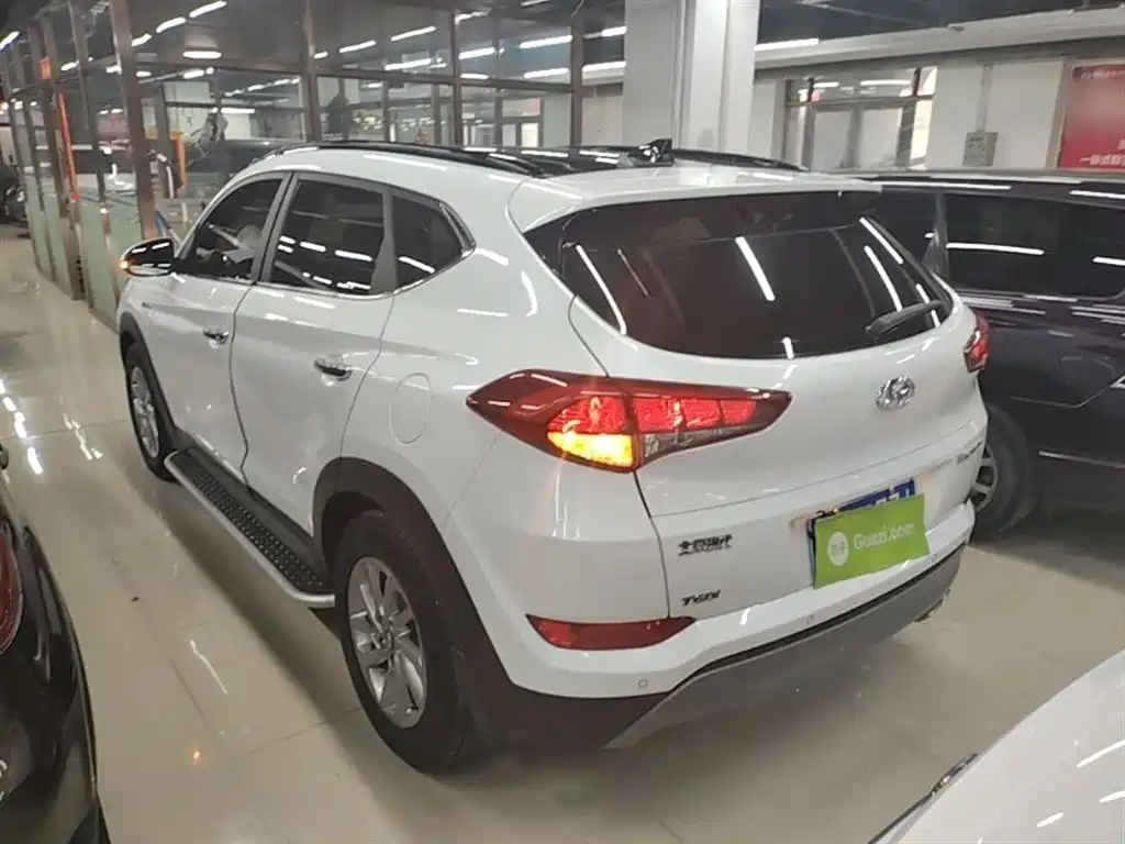Hyundai Tucson 2018 1.6T DCT 2WD 15th Anniversary Special Edition фото 5