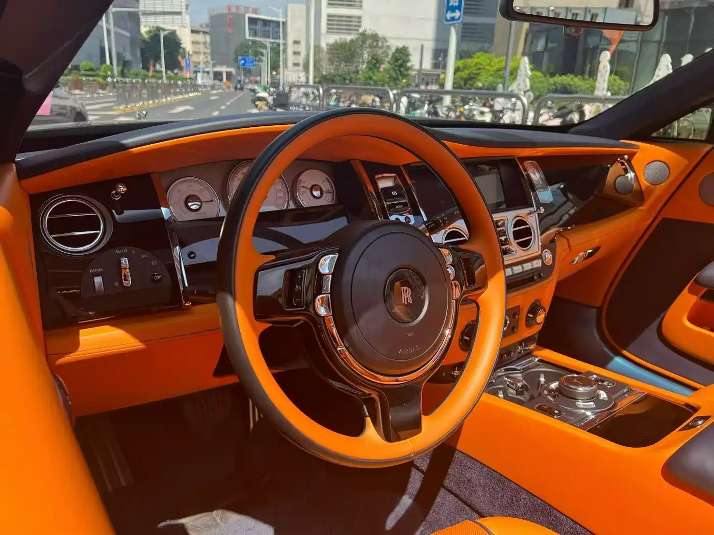 Rolls-Royce Dawn 2017 2018 6.6T Standard