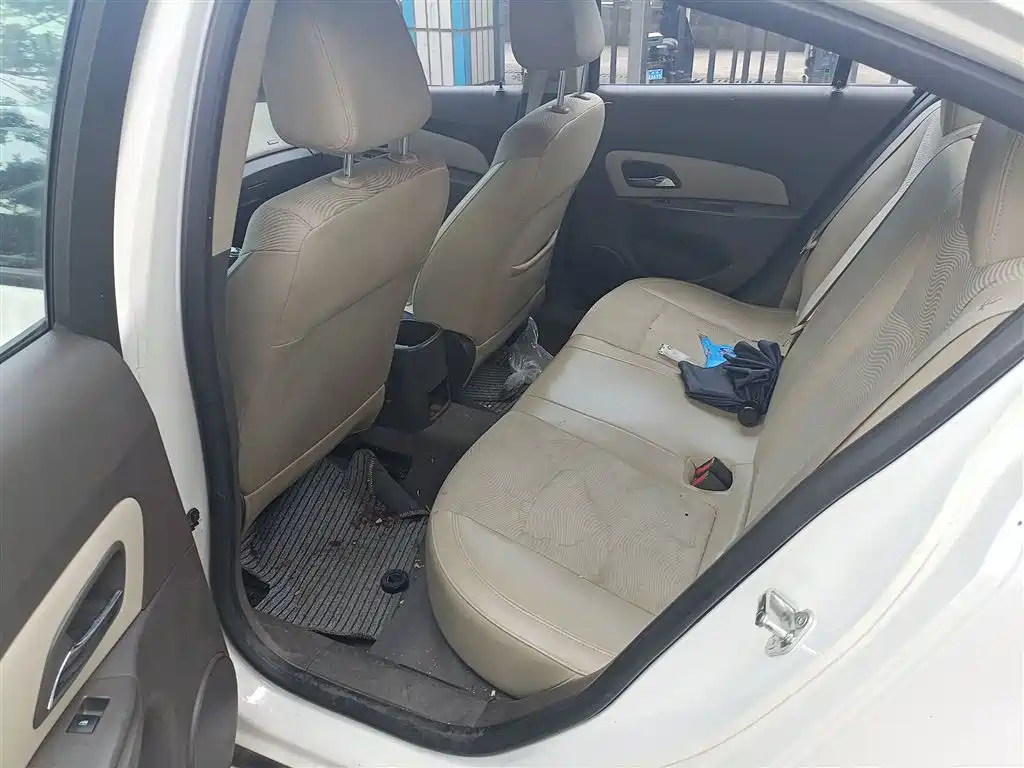 Chevrolet Cruze 2015 1.5L Classic SE MT фото 15