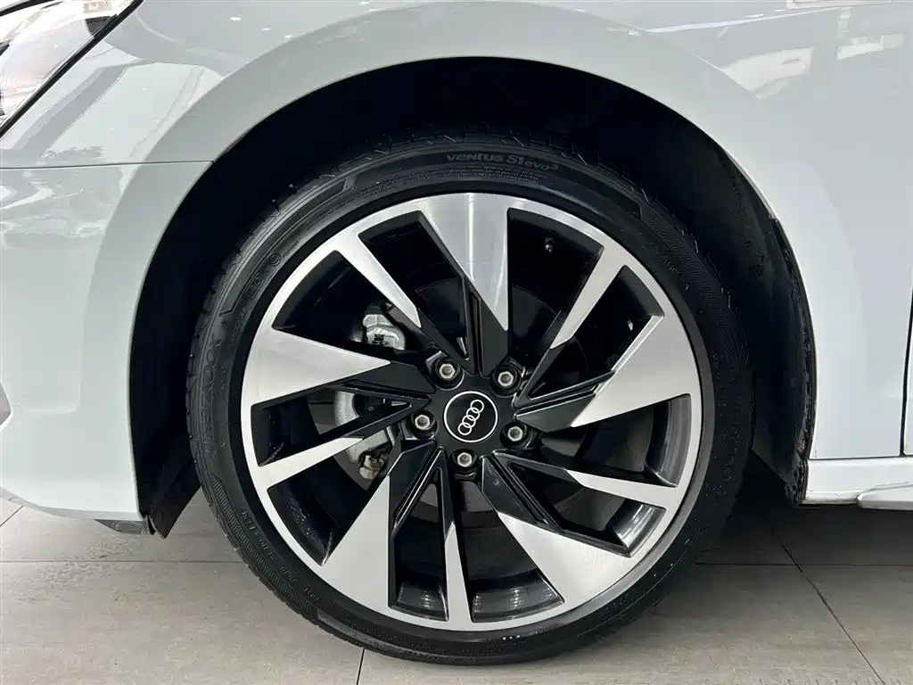 Audi A3 2024 Model A3L Limousine 35 TFSI Fashion Sport фото 11