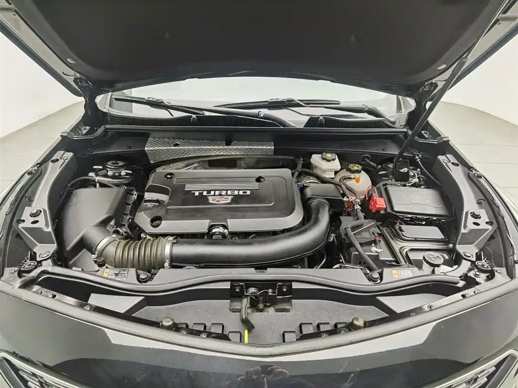 CADILLAC XT4