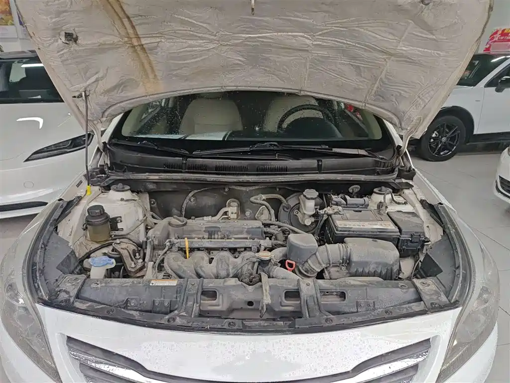 Hyundai Verna 2014 1.4L Automatic Leading GLX фото 20