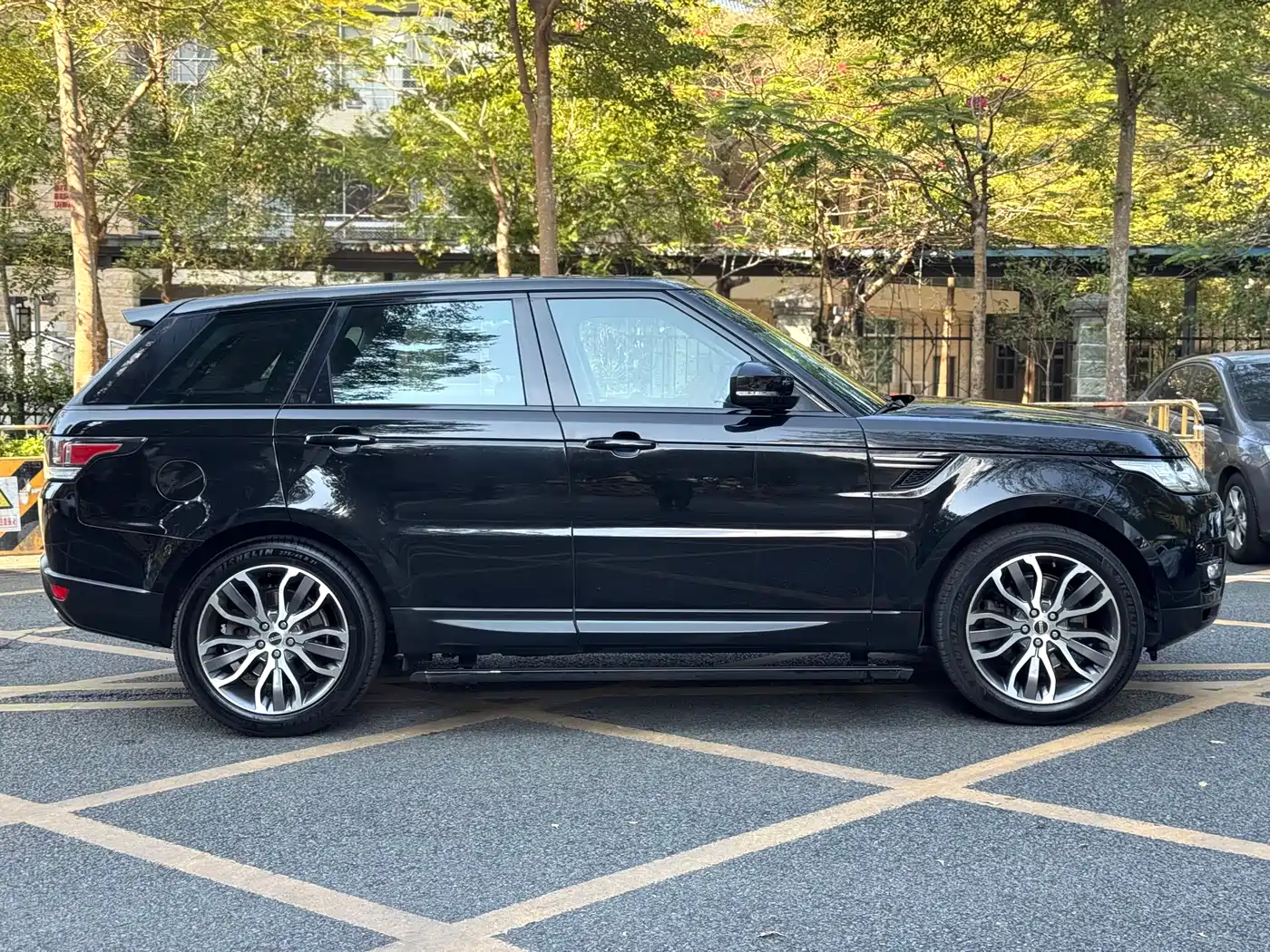 Land Rover Range Rover Sport 2016 Model 3.0 SC V6 HSE фото 15