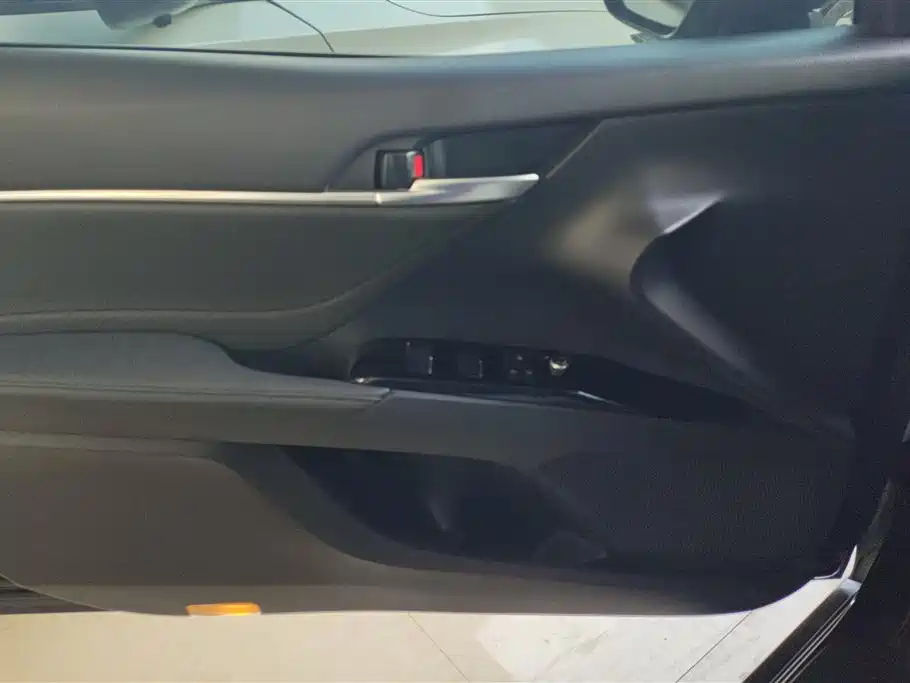Toyota Camry 2021 2.5G Luxury Edition фото 7