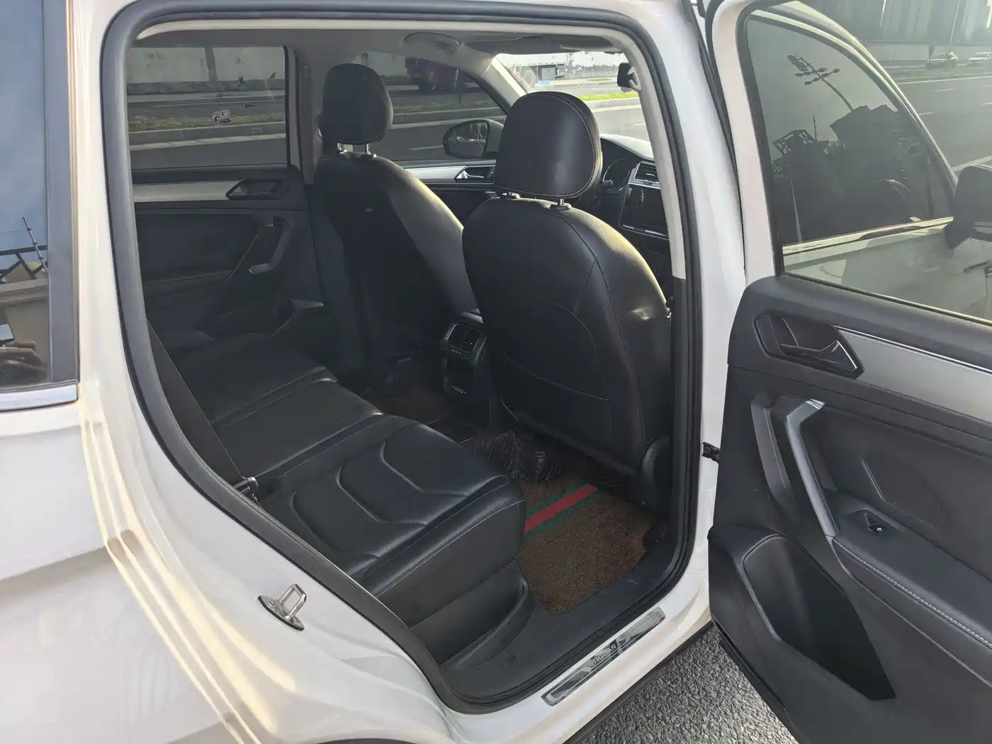Volkswagen Tiguan L 2019 Facelift 330TSI Auto 2WD Panorama Comfort China VI фото 15