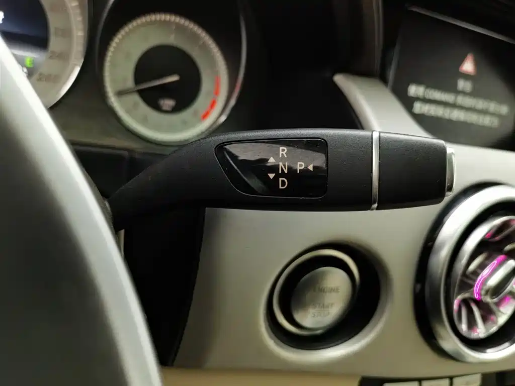 Mercedes-Benz GLK-Class 2015 GLK 300 4MATIC Fashion Ultimate Edition фото 13
