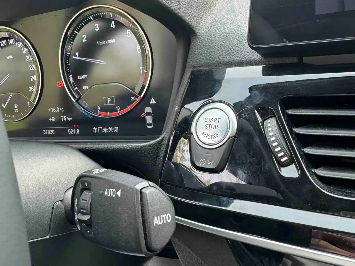 BMW 1 Series 2022 120i M Sport фото 17