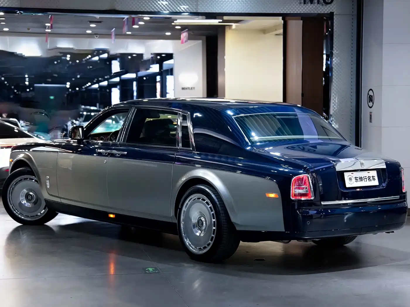 Rolls-Royce Phantom 2013 2013 6.7L Extended Wheelbase (EWB)