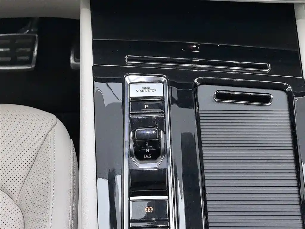 Volkswagen Viloran 2023 380TSI Prestige Edition фото 13