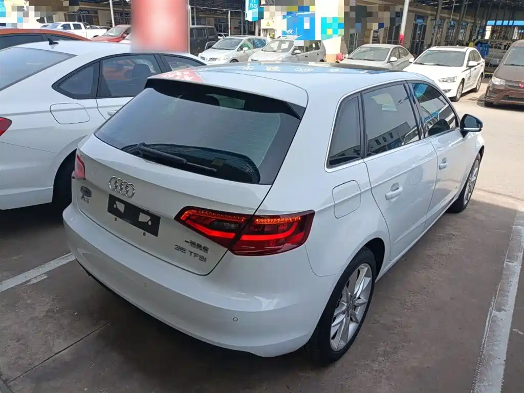 Audi A3 2014 Sportback 35 TFSI Automatic Comfort фото 5