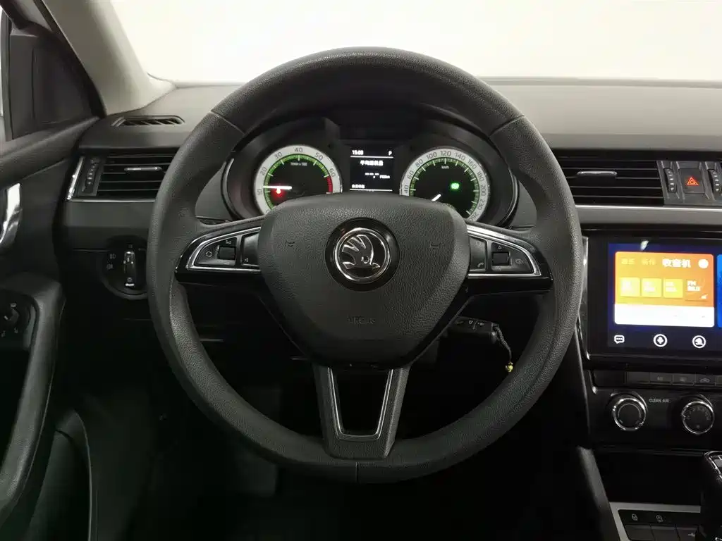 Škoda Octavia 2020 TSI230 DSG Smart Luxury Edition фото 11