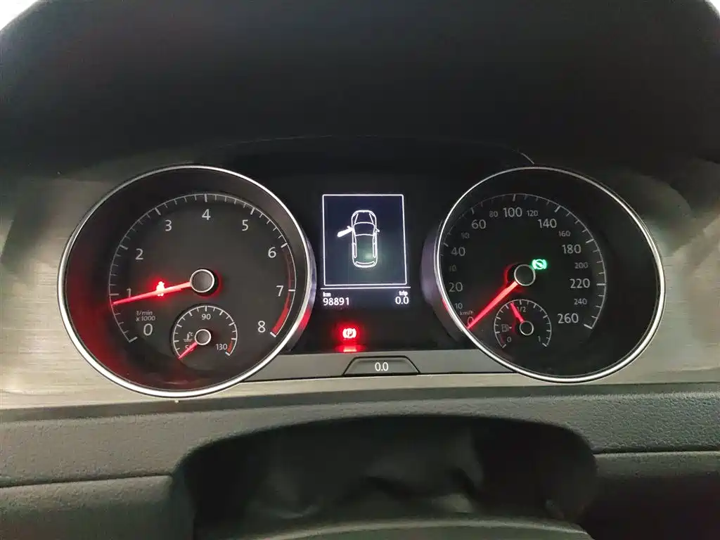 Volkswagen Golf 2016 230TSI Automatic Luxury фото 8