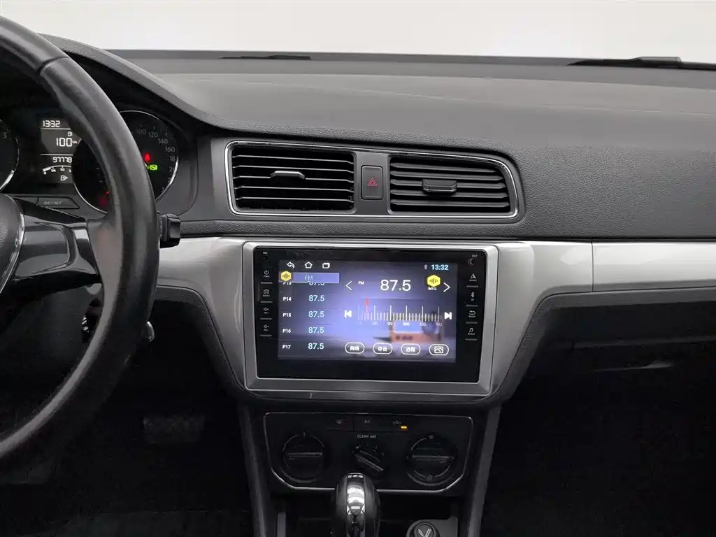 Volkswagen Lavida 2015 230TSI DSG Comfort Edition фото 12