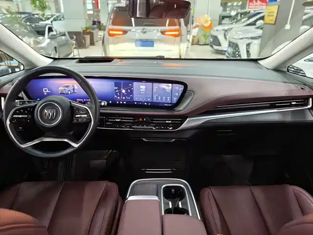 Buick Century 2023 2.0T 7-Seater World Edition — фото 4