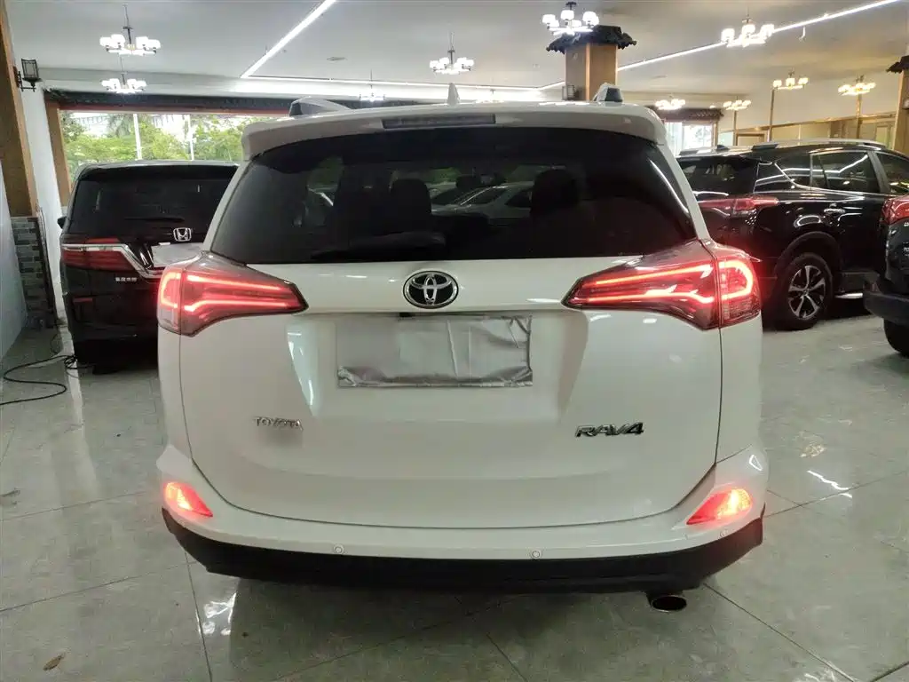 Toyota RAV4 Rongfang 2016 2.0L CVT 2WD Trend (China V) фото 6
