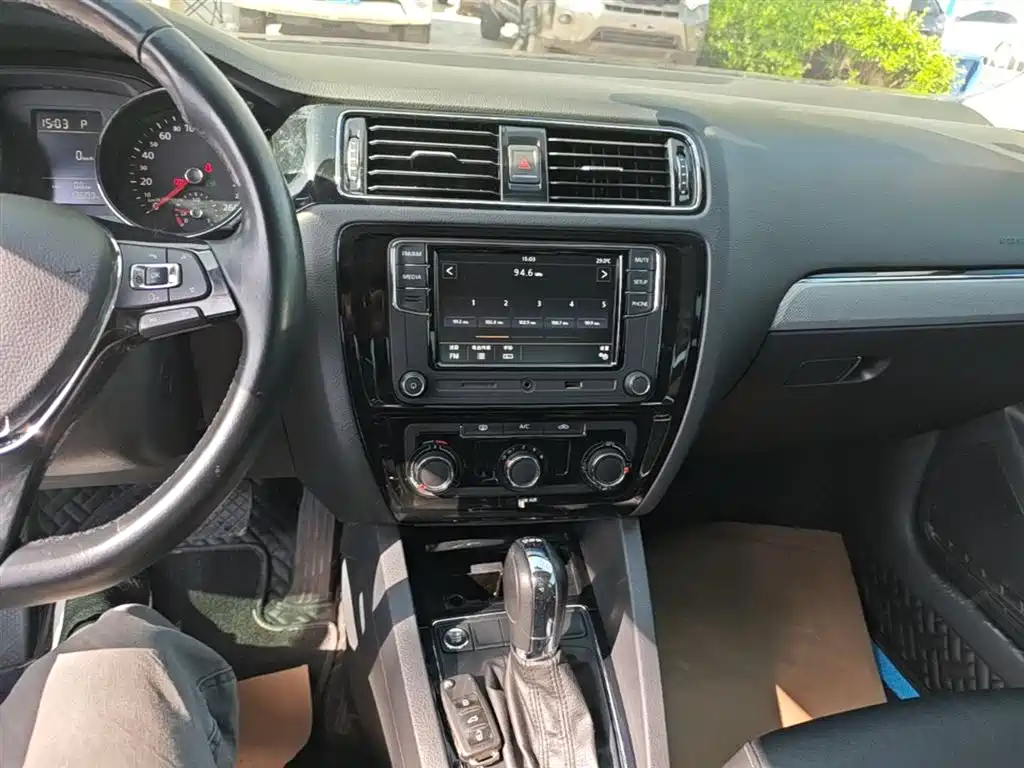Volkswagen Sagitar 2017 230TSI Automatic Comfort фото 13