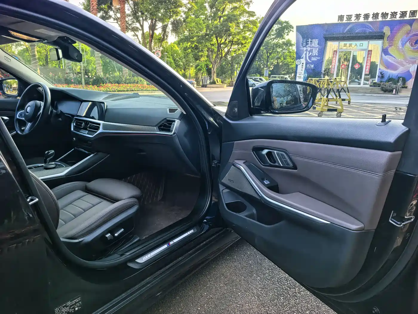 BMW 3 Series 2021 330Li xDrive M Sport Night Edition фото 10