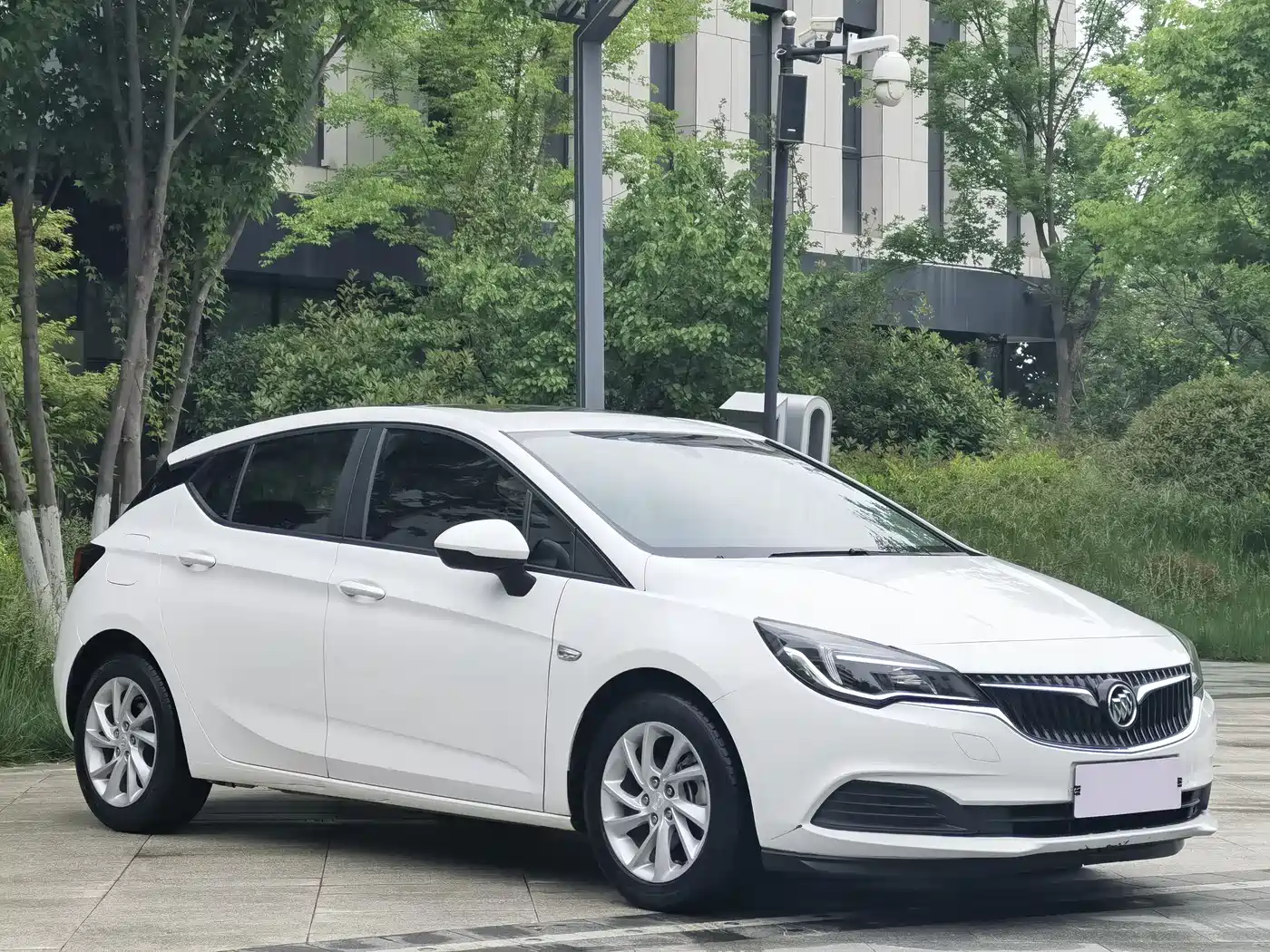 Buick Verano 2018 Hatchback 15S Automatic Leading фото 3