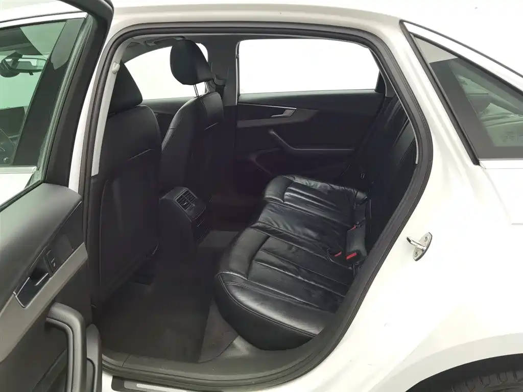 Audi A4L 2017 40 TFSI Progressive фото 15
