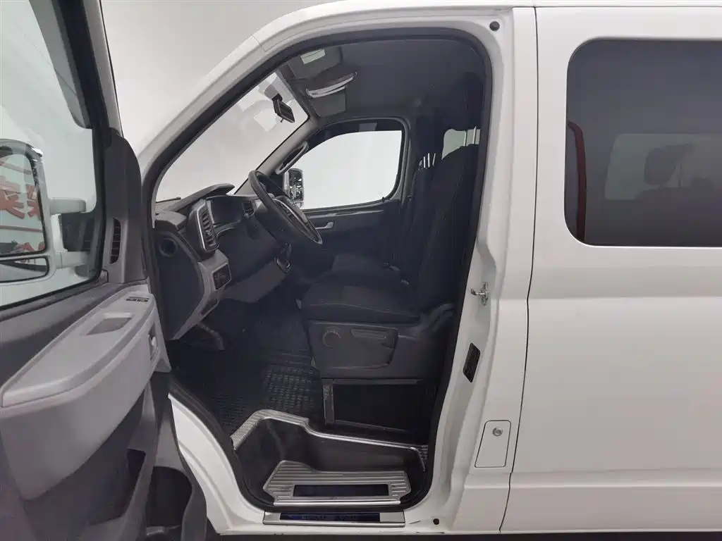 SAIC Maxus Xintu V80 2021 2.0T PLUS AMT Urban Edition Short Wheelbase Ultra-Low Roof 5/6 Seats фото 10
