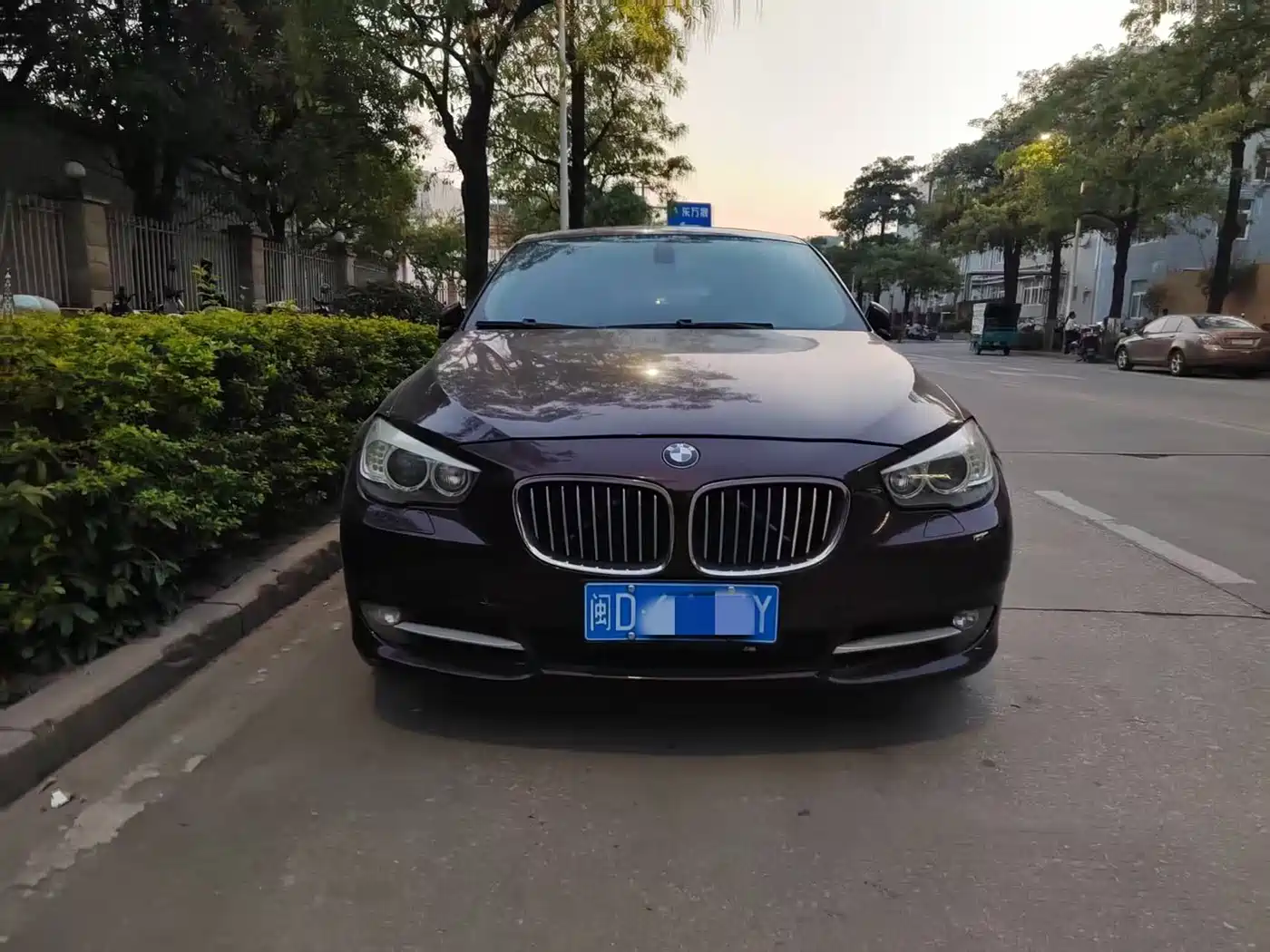 BMW 5 Series GT 2010 535i Luxury Model фото 2