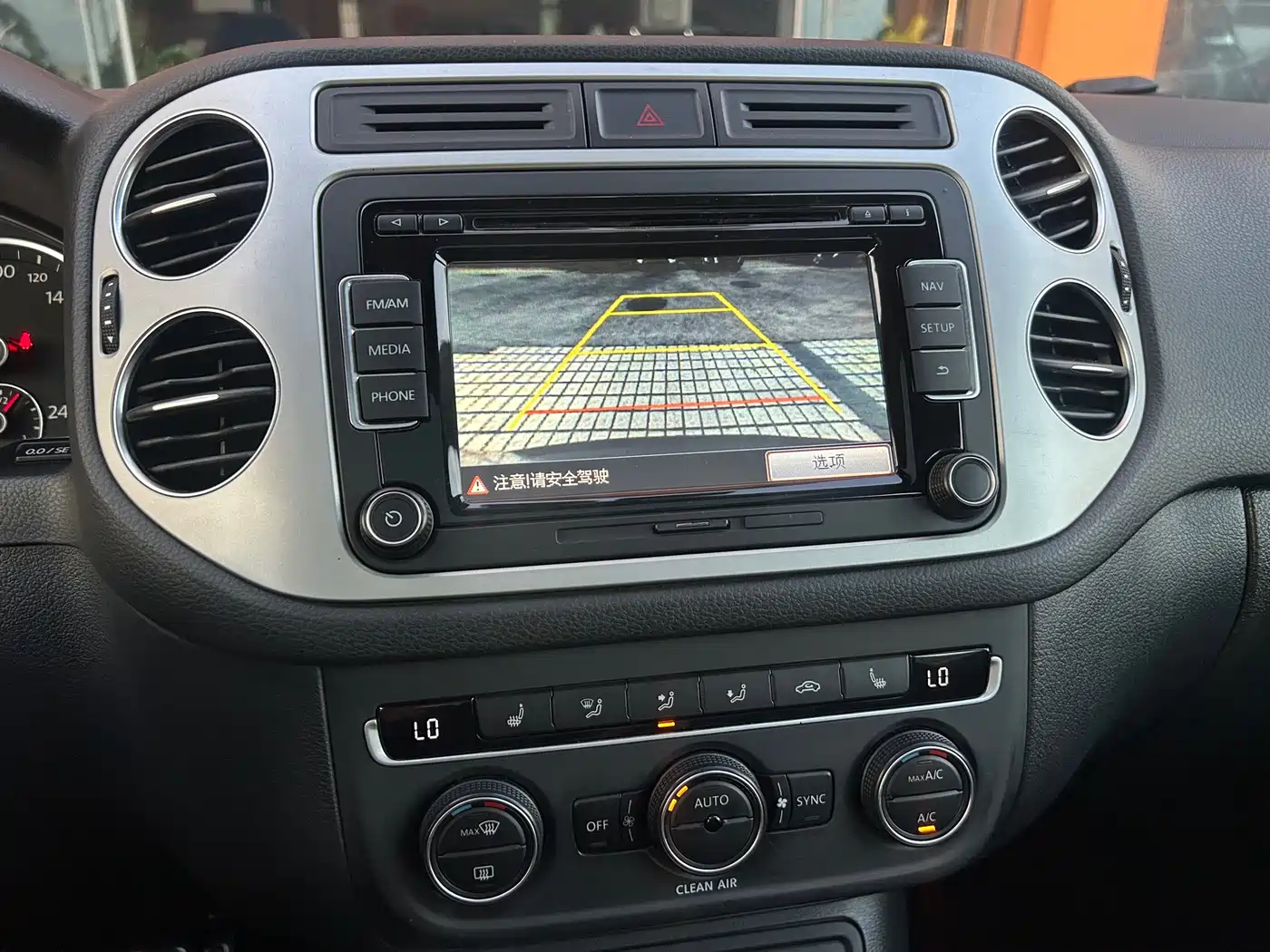 Volkswagen Tiguan 2015 1.8TSI Automatic 4WD Highline фото 33