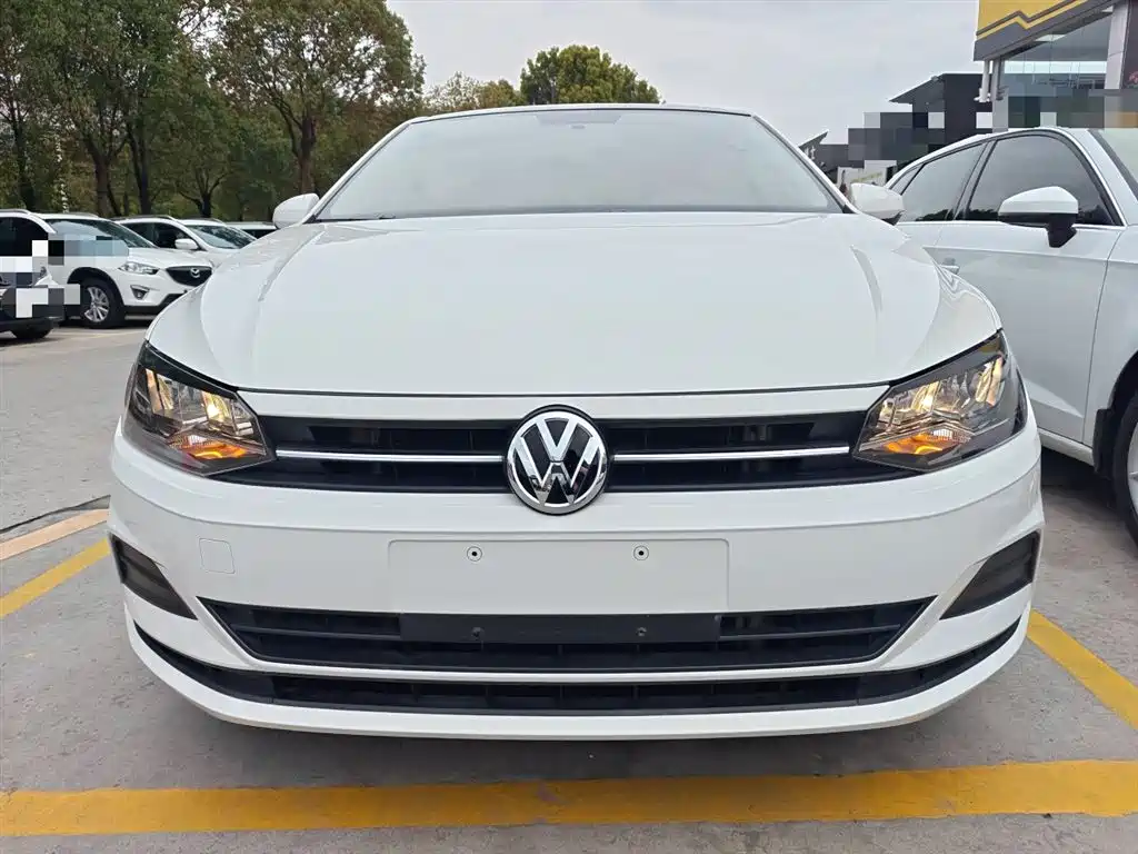 Volkswagen Polo 2019 Plus 1.5L Automatic Panorama Enjoyment Edition фото 3