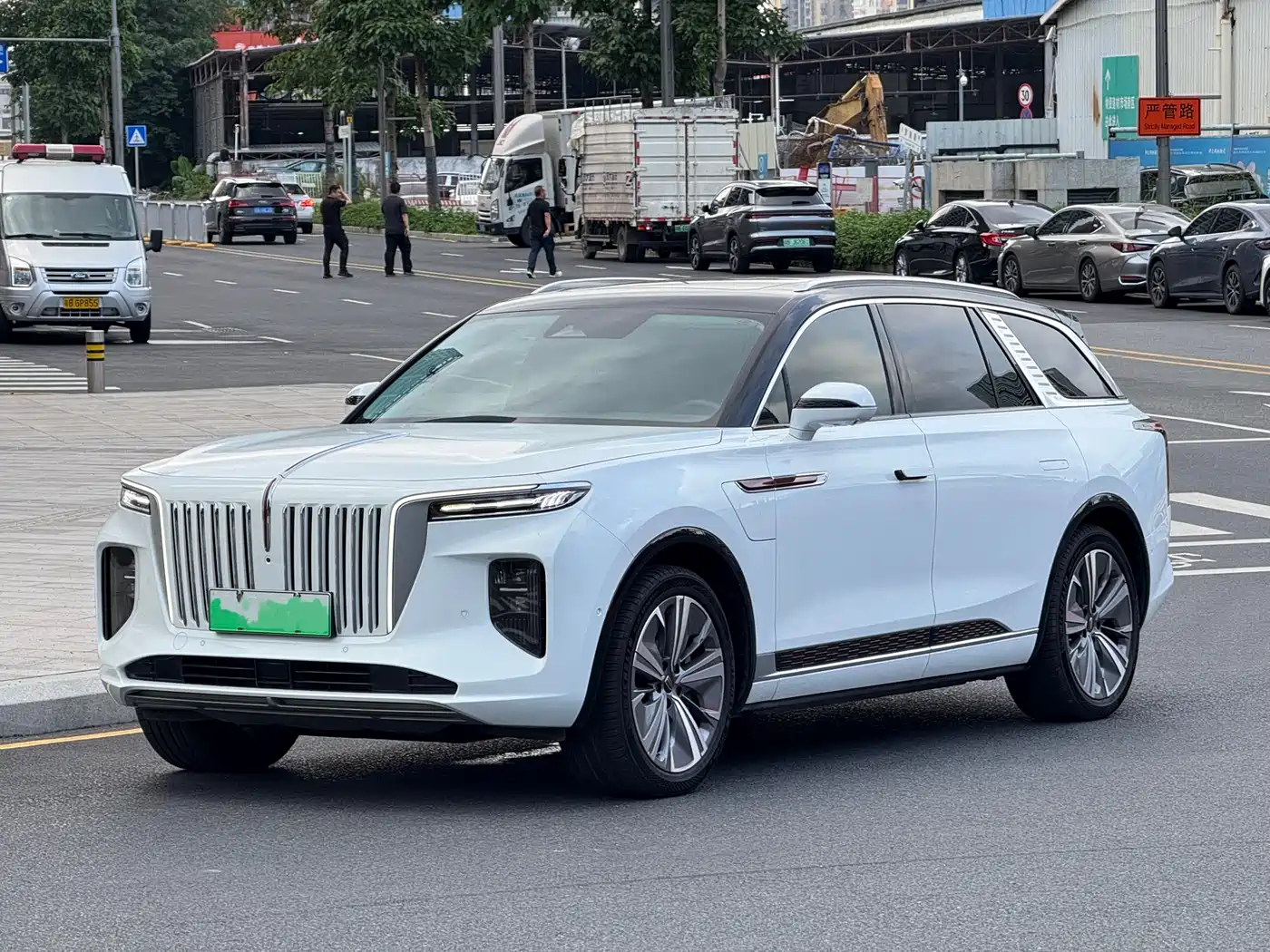 Hongqi E-HS9 2022 660km Qi Chang Edition (6-seater)