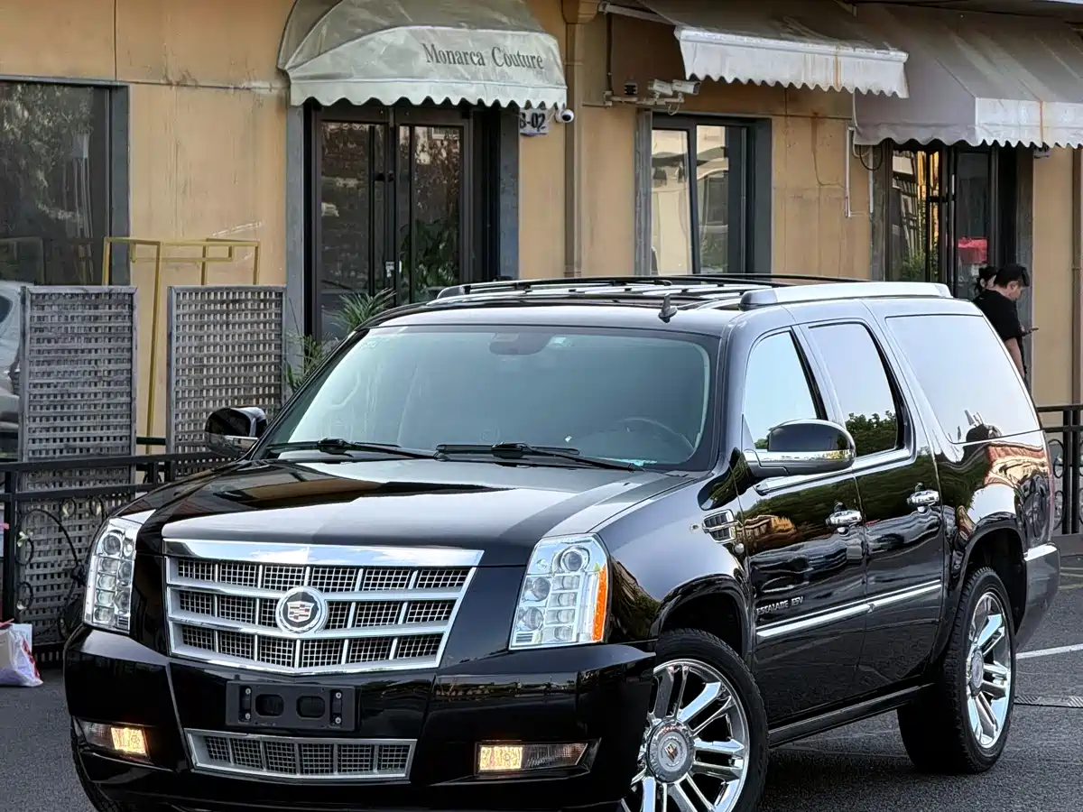 Cadillac Escalade 2013 6.2L ESV Platinum Extended фото 2