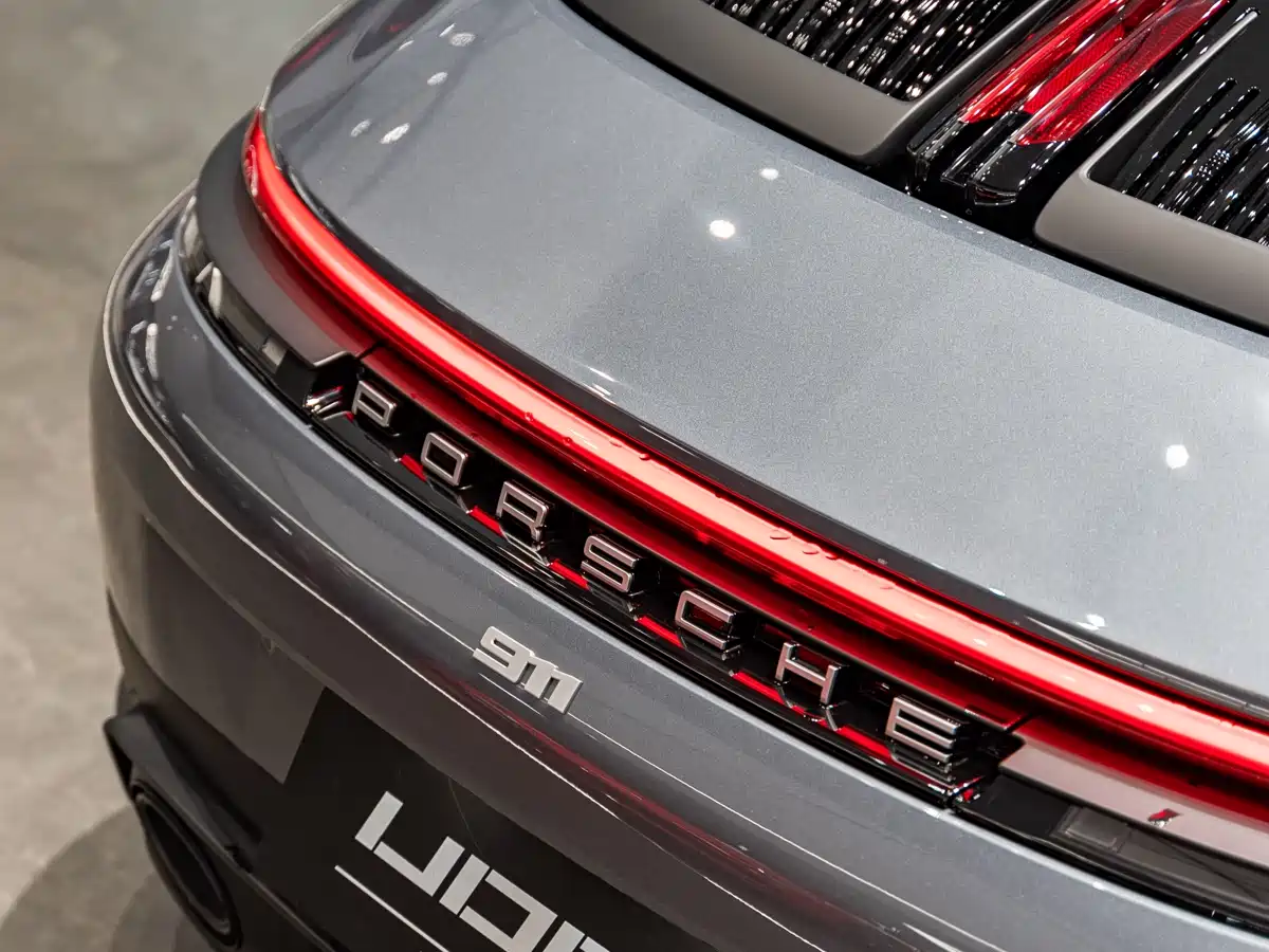 Porsche 911 2025 Carrera Cabriolet 3.0T фото 16