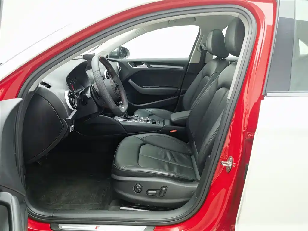 Audi A3 (Import) 2015 Limousine 45 TFSI S line Luxury фото 10
