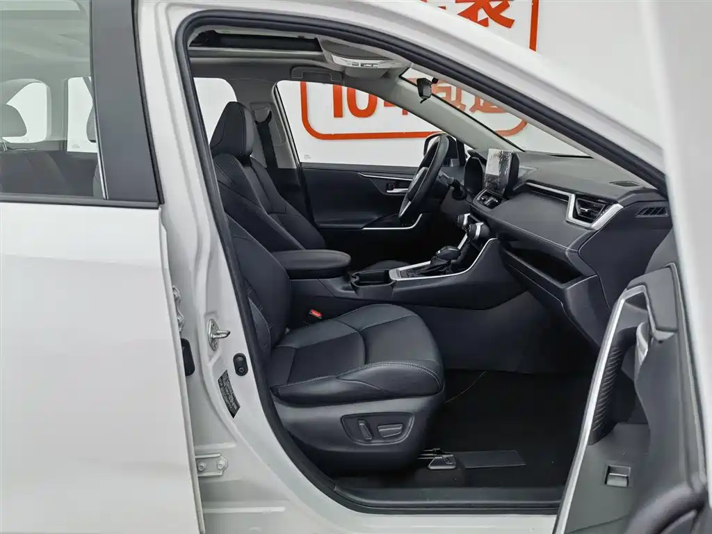 Toyota Wildlander 2023 Hybrid 2.5L E-CVT FWD Luxury PLUS Edition фото 23
