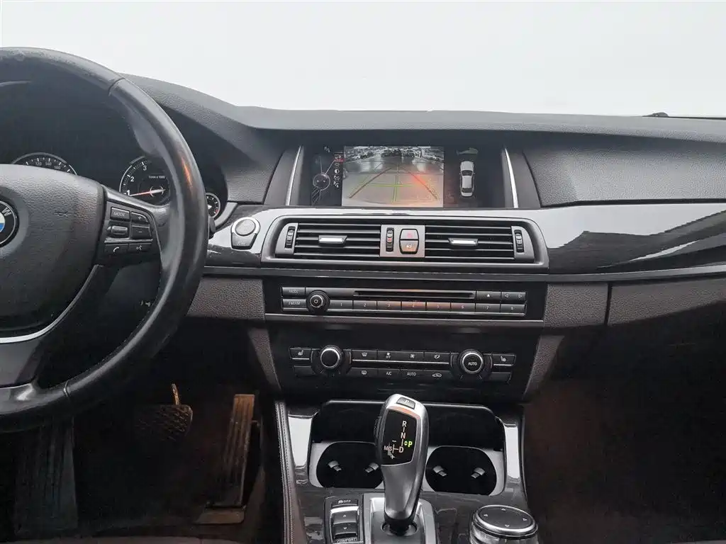 BMW 5 Series 2014 525Li Luxury Design Package фото 12