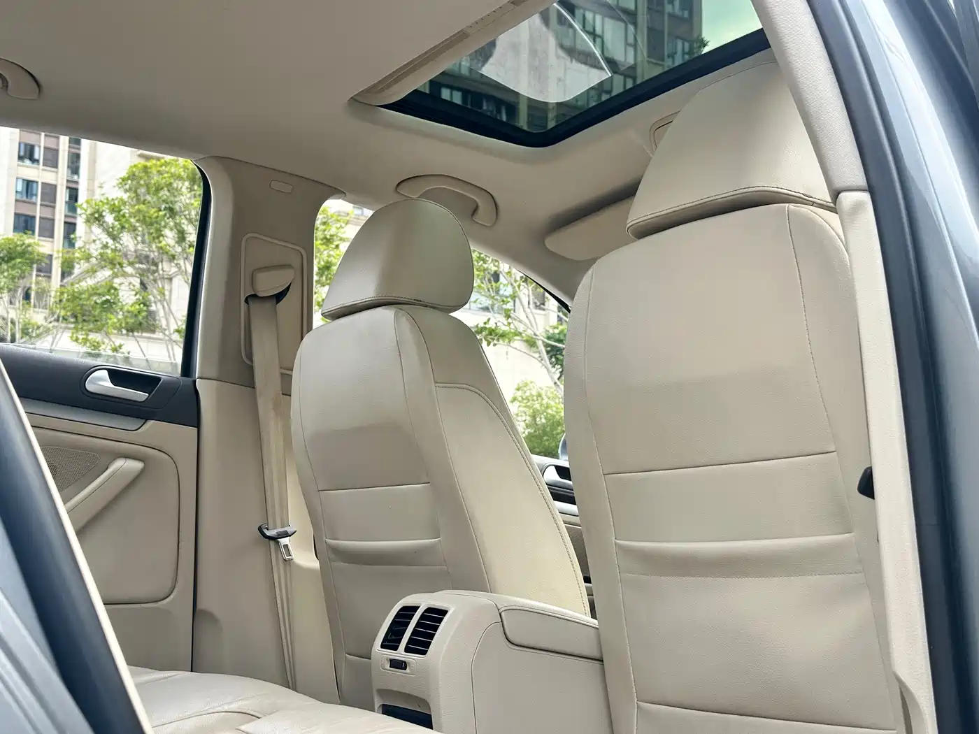 Volkswagen Sagitar 2010 1.4TSI Automatic Luxury фото 25