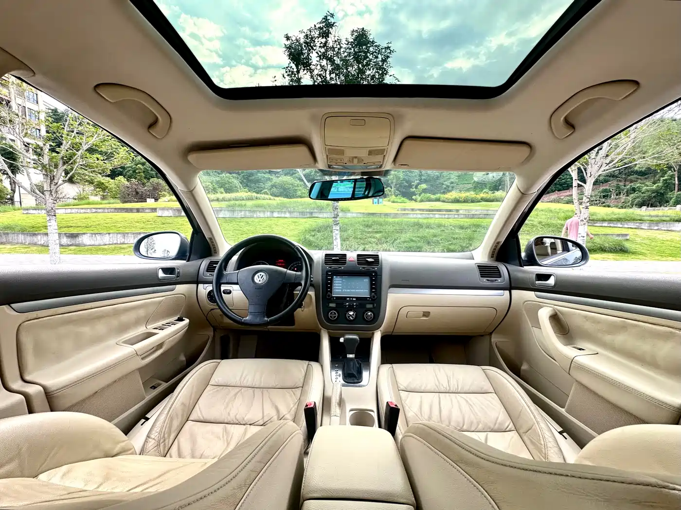 Volkswagen Sagitar 2010 1.4TSI Automatic Luxury фото 40