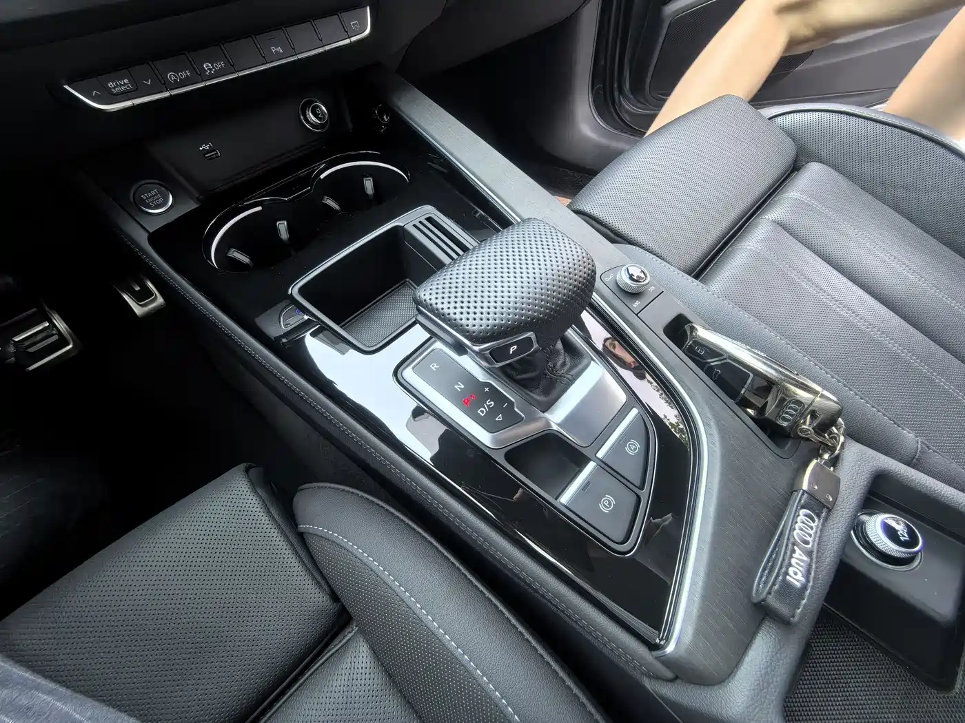Audi A4L 2024 40 TFSI Luxury Dynamic фото 13