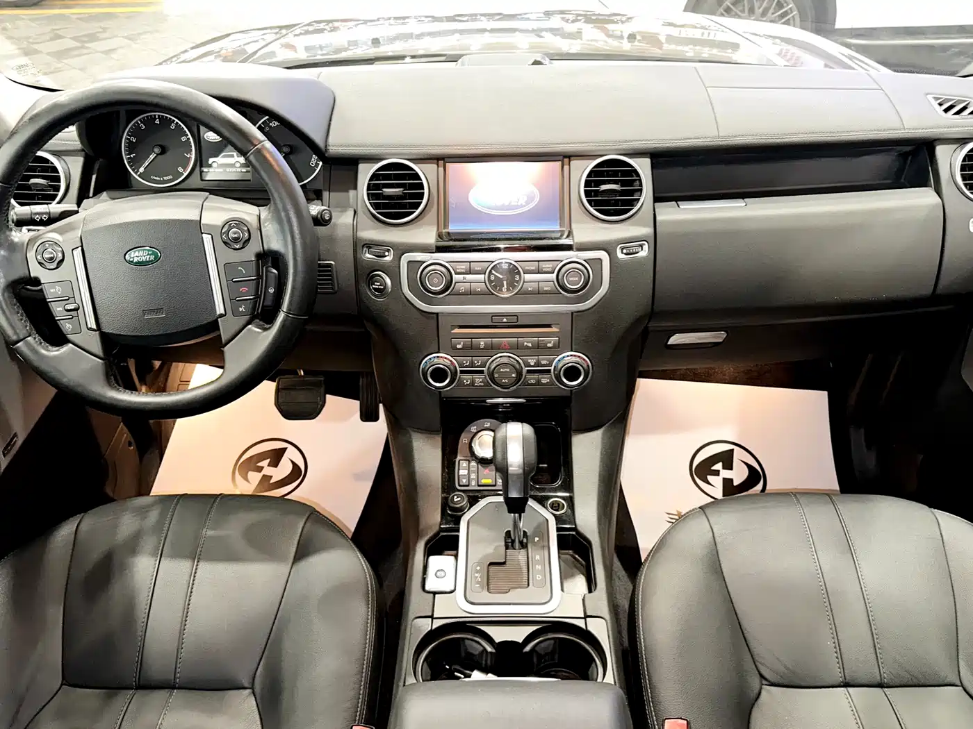 Land Rover Discovery 2011 4.0 V6 HSE фото 5