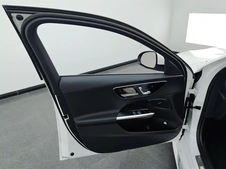 Mercedes-Benz C-Class 2023 Facelift C 260 L Sport Edition фото 7