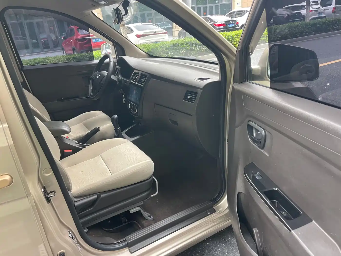 Wuling Motors Wuling Rongguang V 2017 2016 1.5L Standard