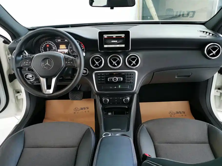 Mercedes-Benz A-Class (Import) 2015 A 180 Standard фото 12