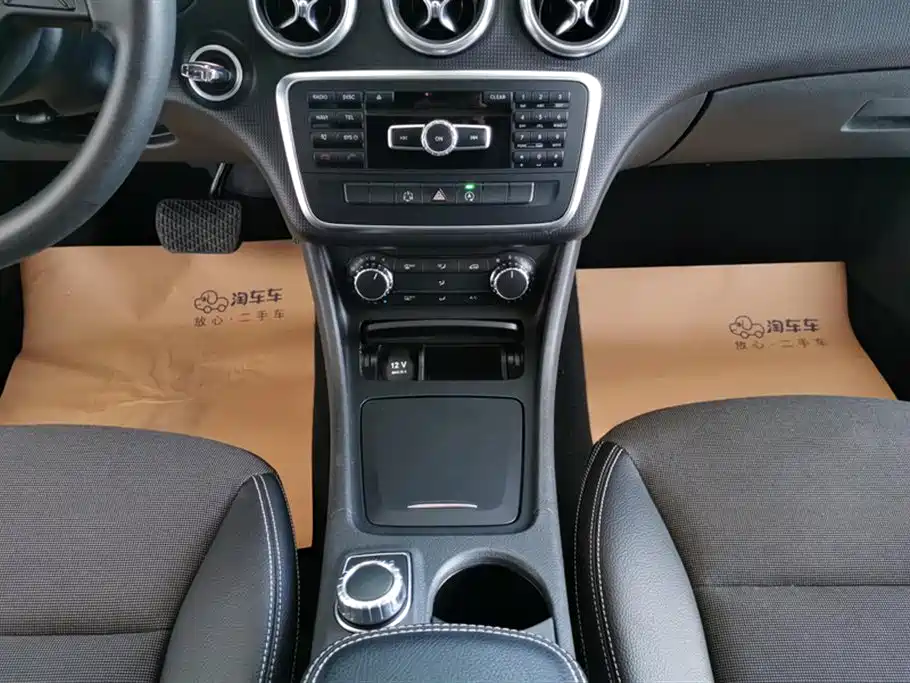 Mercedes-Benz A-Class (Import) 2015 A 180 Standard фото 16