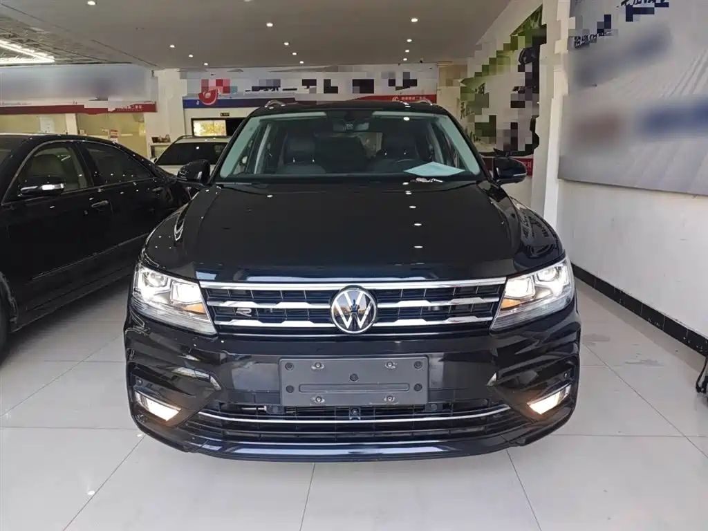 Volkswagen Tiguan L 2021 330TSI Automatic 2WD R-Line Premium фото 3