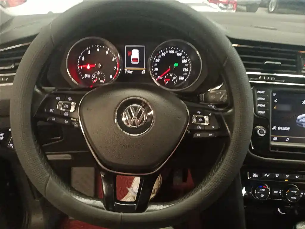 Volkswagen Tiguan L 2018 330TSI Automatic 2WD Flagship Edition фото 4