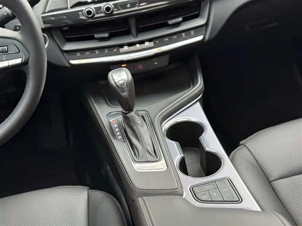 Cadillac CT4 2023 25T Luxury Model фото 19