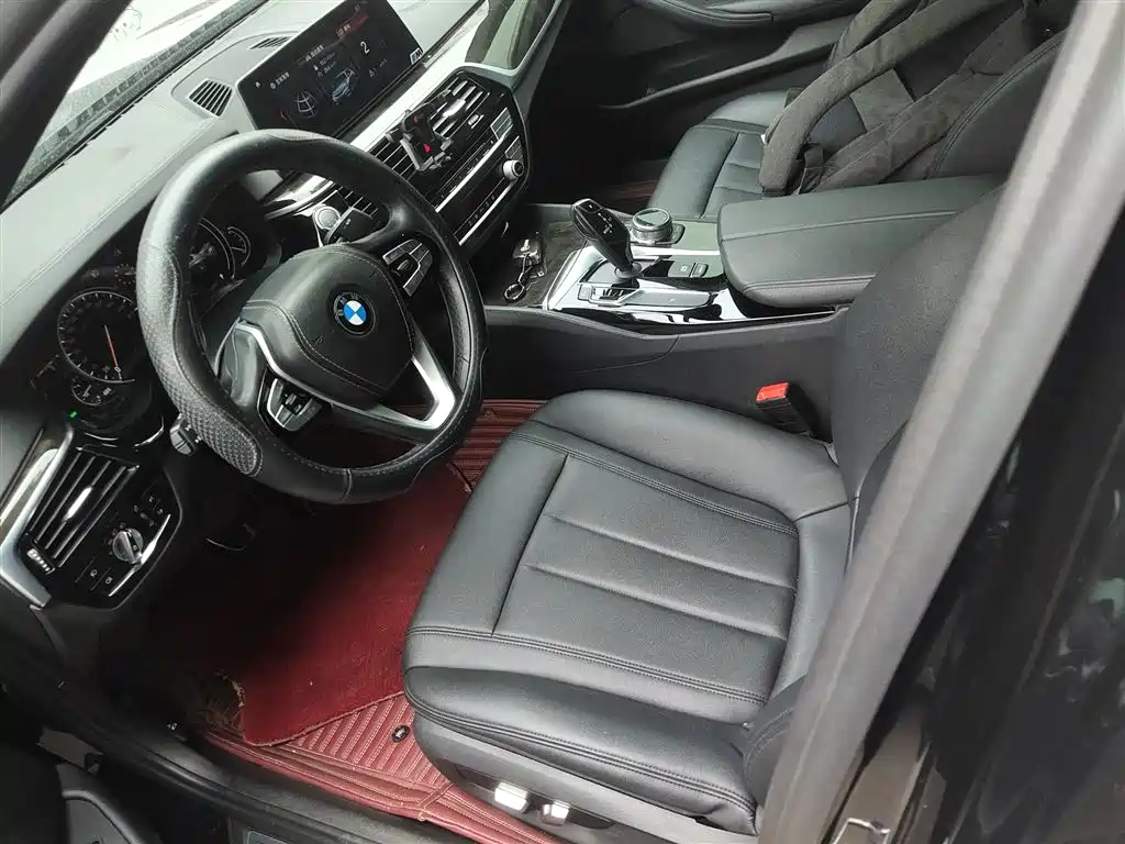 BMW 5 Series 2018 525Li M Sport Package фото 15