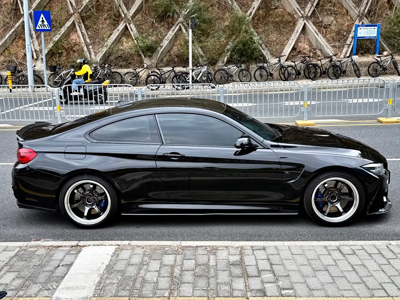BMW M4 2019 M4 Coupe Shadow Edition фото 4